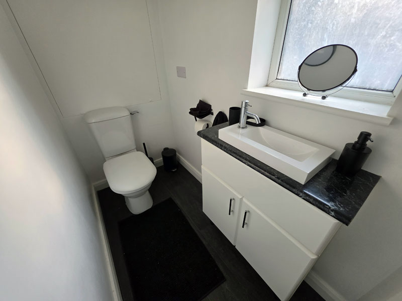 Toilet photo 2